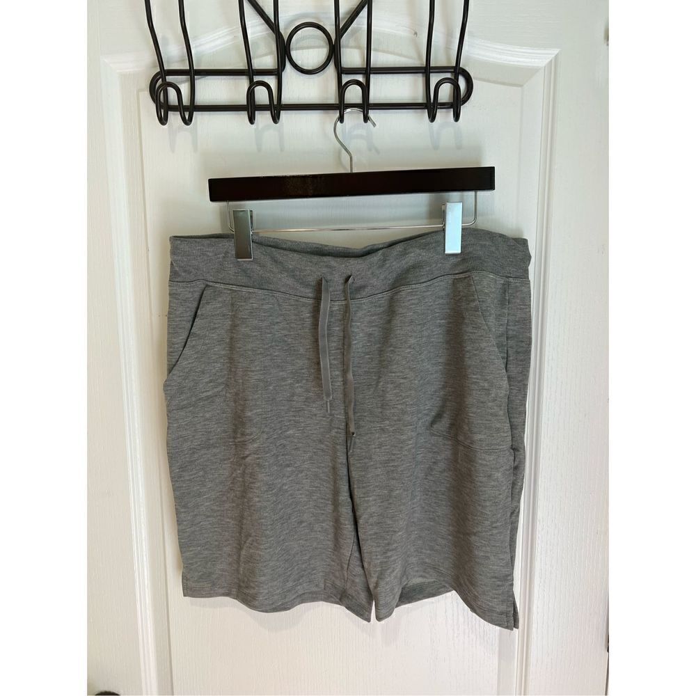 New Active Gray Pull on Shorts L